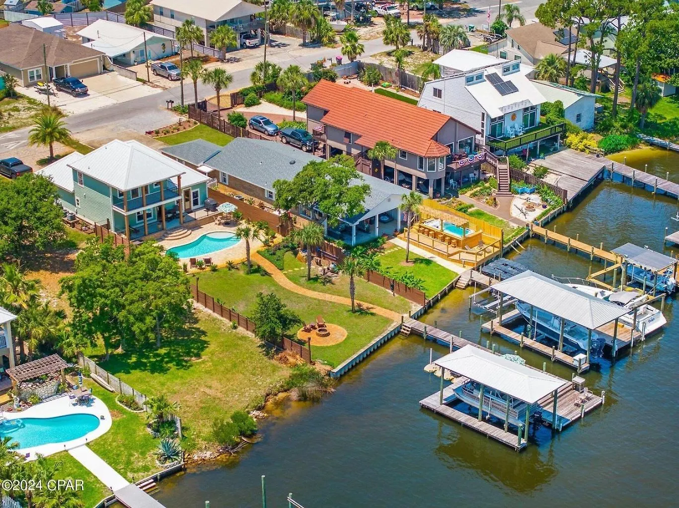 Dancin On The Waves On Lagoon Boat Dock, Pool, Firepit Panama City Beach Holiday home